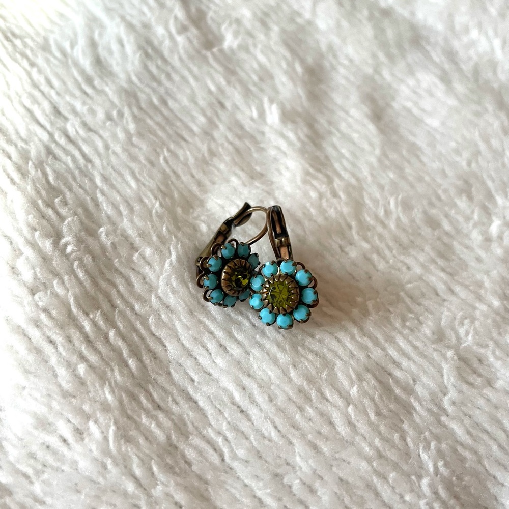 Flower drop earrings